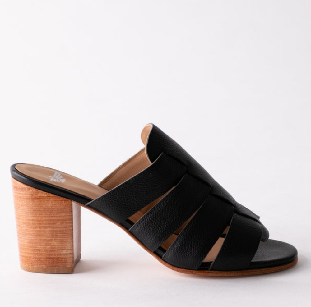 Fortress of Inca Isla Pebbled Leather Heels Womens Size 39